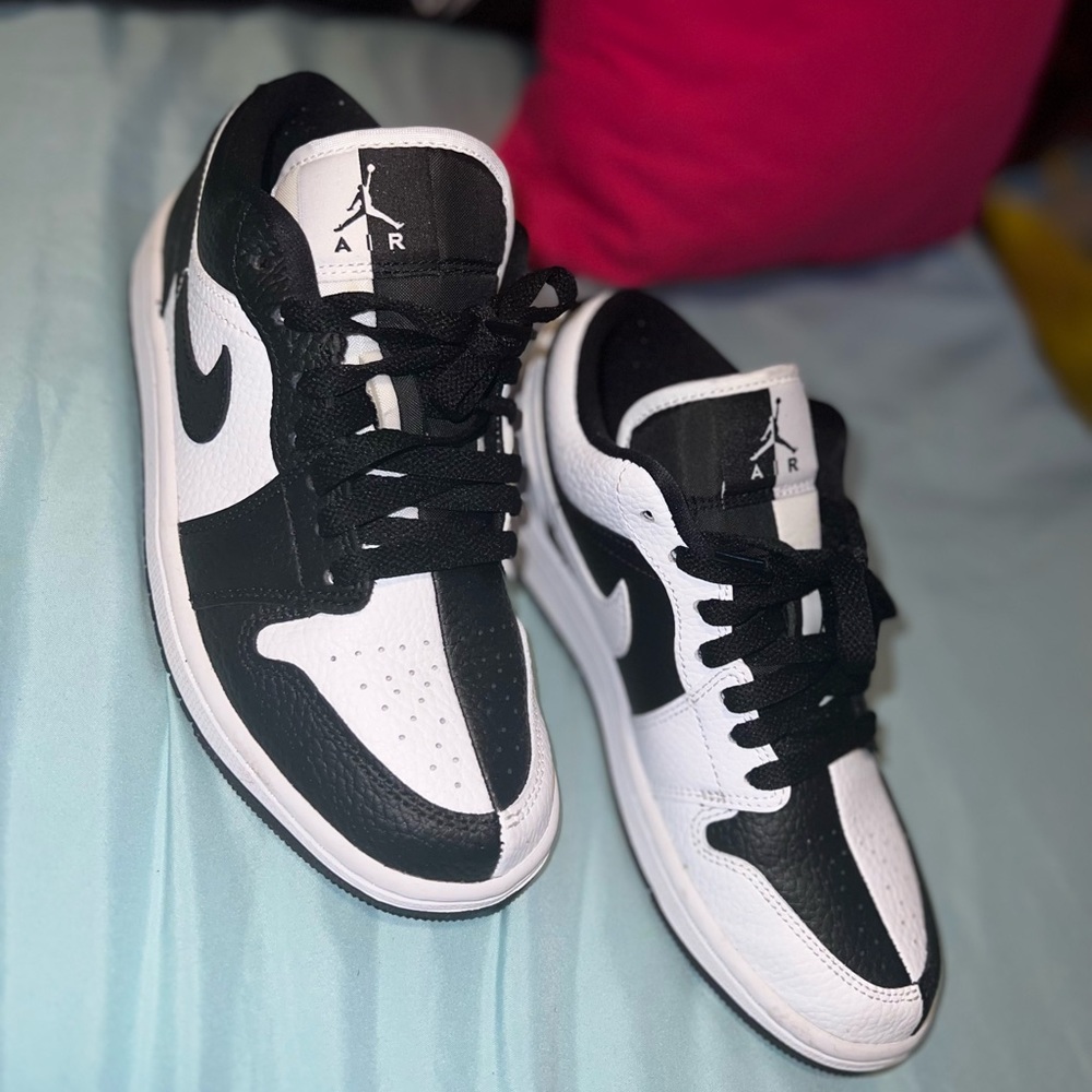 5Y/ 6.5Womens Jordan 1 Low Original “Hommage” NEW*